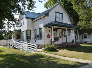 216 Colorado Ave SW, Orange City, IA 51041