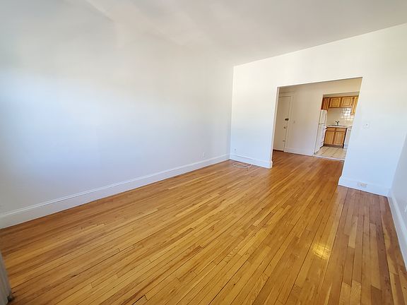 3rd image of 20 Colborne Rd #23