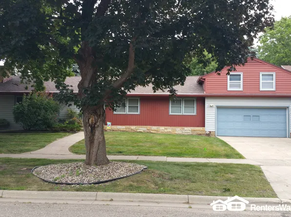 222 1/2 W 6th St, Mankato, MN 56001