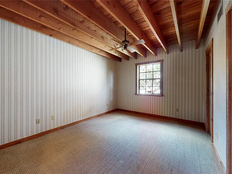 19803 Reading Rd — Photo 37
