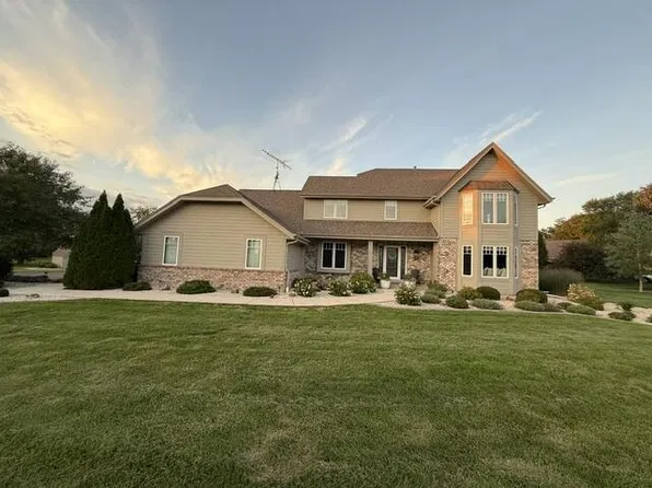 W4841 Overlook DRIVE, Elkhorn, WI 53121