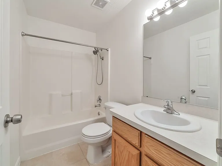 166 N 600 W — Photo 13