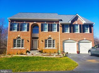 8284 Armetale Ln, Fairfax Station, VA 22039