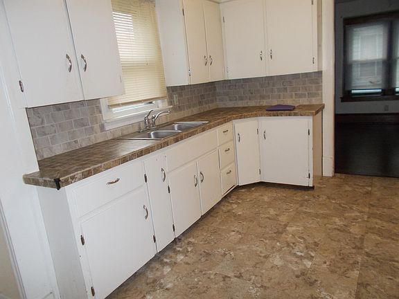 3rd image of 1171 Edgewood St NE