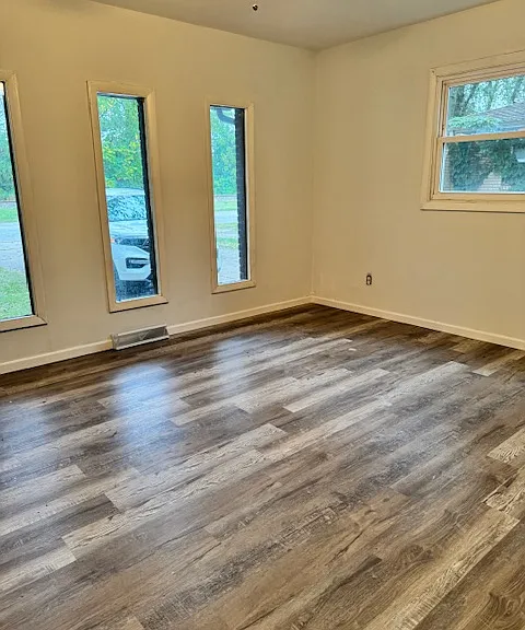 6820 Old Porter Rd — Photo 2