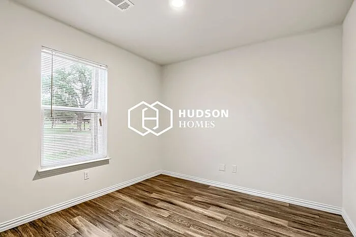 509 S 16th St — Photo 10