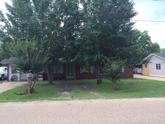 2nd image of 304 Grimes St