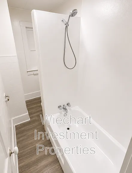 342 N Charles St — Photo 12