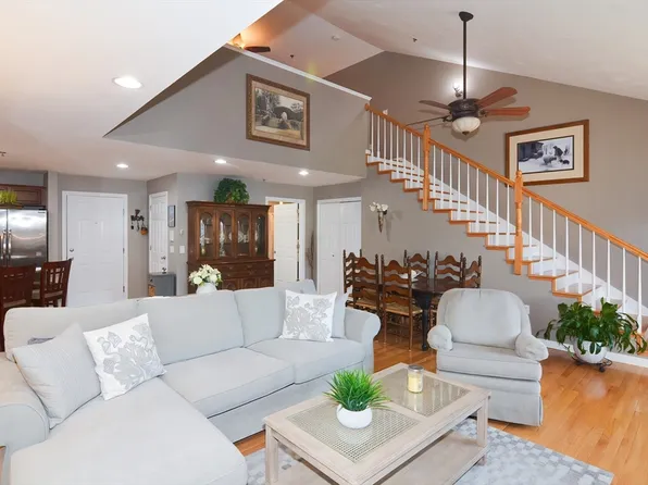 216 Reservoir St APT 308, Holden, MA 01520
