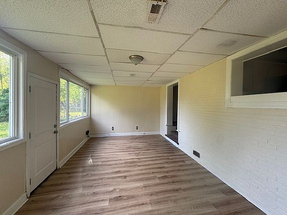 2nd image of 1822 Canterbury Rd