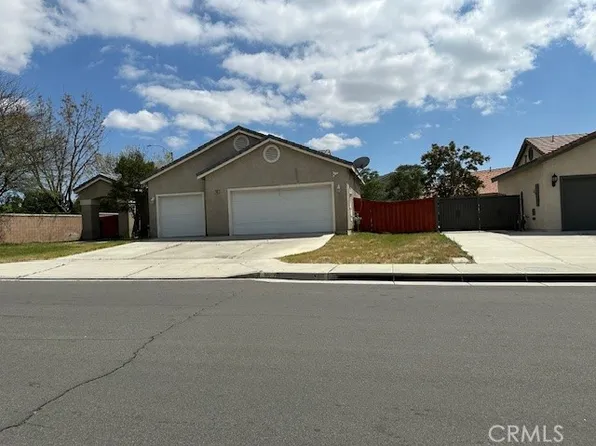 104 Spinnaker St, San Jacinto, CA 92583