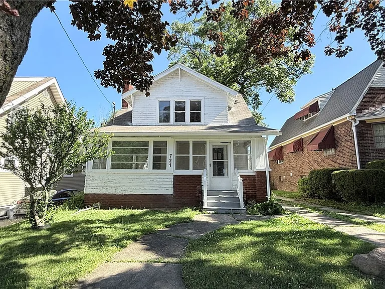 721 Polk Ave — Photo 3