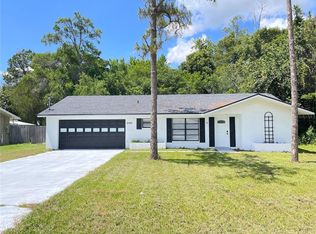 21111 SW Honeysuckle St, Dunnellon, FL 34431