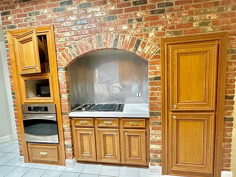 16306 Knightrider Dr — Photo 40