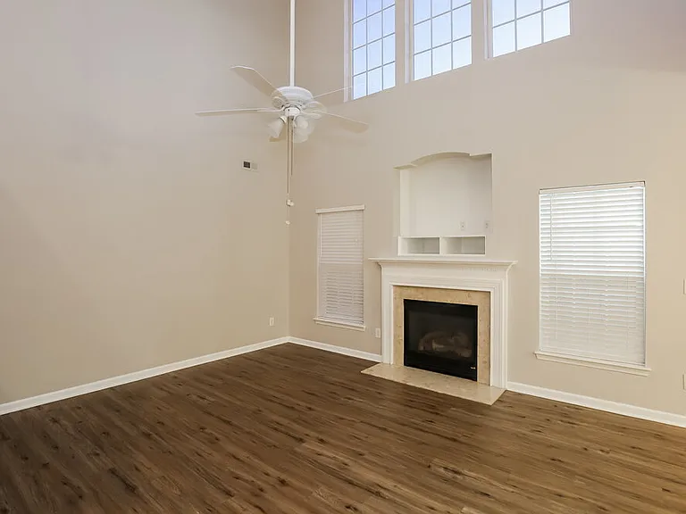 7215 Hathaway Ct — Photo 7