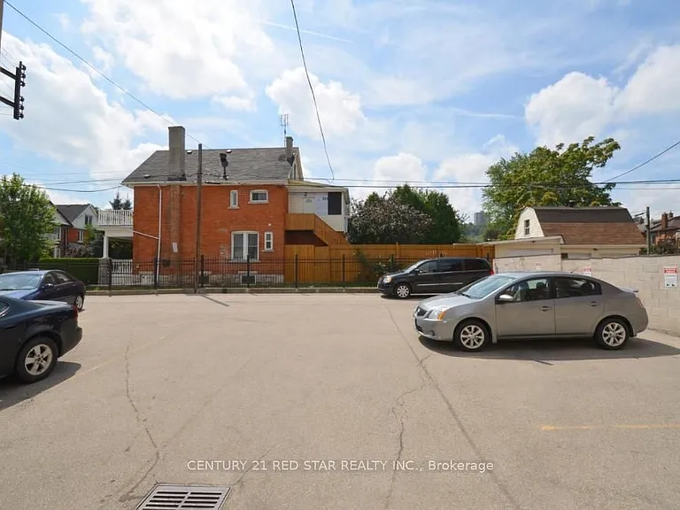 630 Main St E #202 — Photo 10