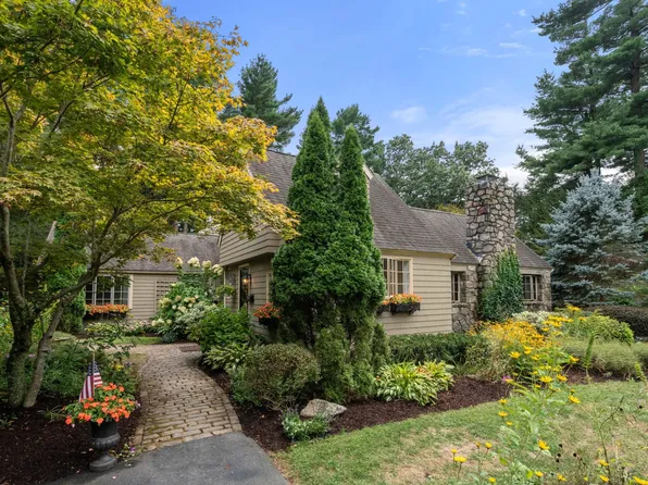 180 Chapman St, Canton, MA 02021