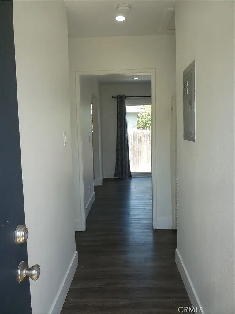 2 bed, 812 sqft, $2,600 — Photo 3