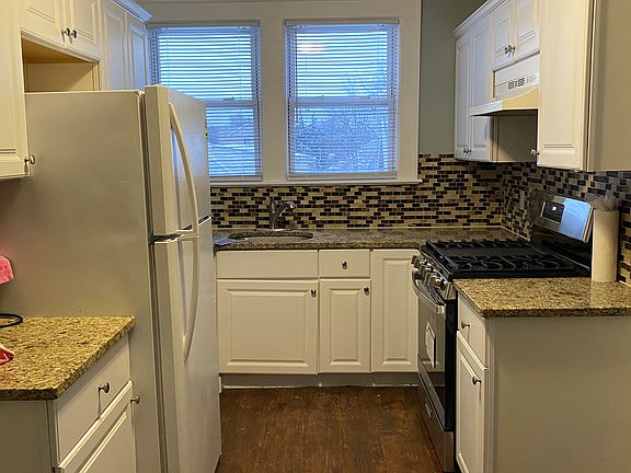 4th image of 9 Evelyn Pl APT 2B