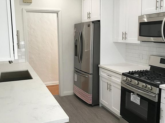 5th image of 333 N Curson Ave