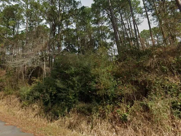 W Pine Street, Ocean Springs, MS 39564