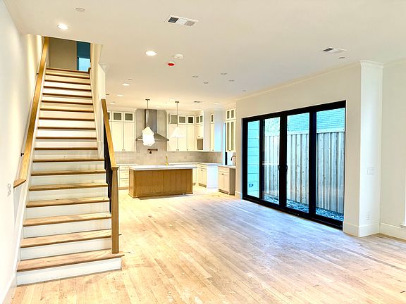 3rd image of 4428 Glenwick Ln