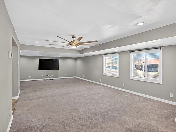 5th image of 302 SW 9th St