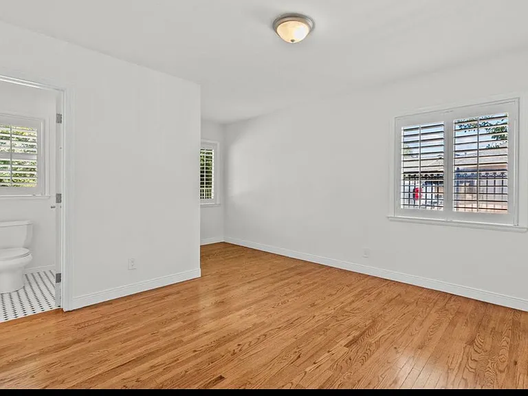 24364 Arcadia St — Photo 21