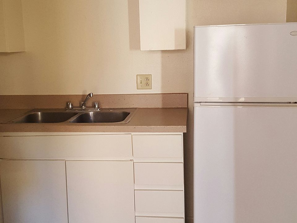 2nd image of 2900 W Illinois Ave