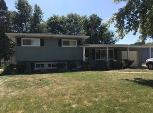 33 Seneca Dr, Montgomery, IL 60538