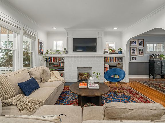 5th image of 661 S Cassingham Rd