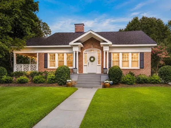 305 Durst Ave W, Greenwood, SC 29649