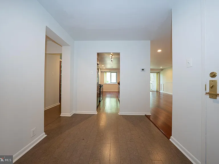 1640 Oakwood Dr #W-216 — Photo 6