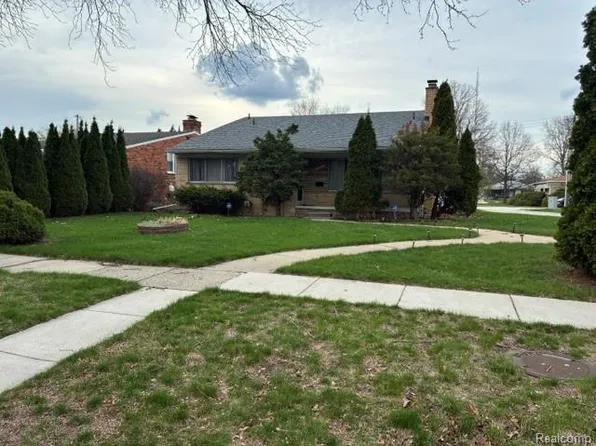 15718 George Washington Dr, Southfield, MI 48075
