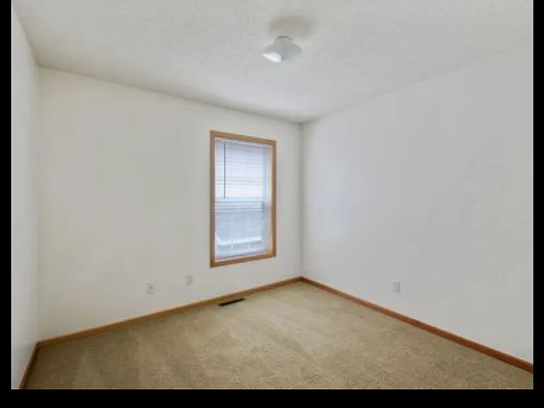 10012 Iris Ln — Photo 2