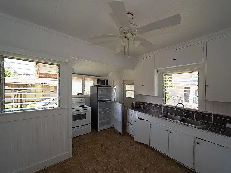 1343 16th Ave — Photo 3