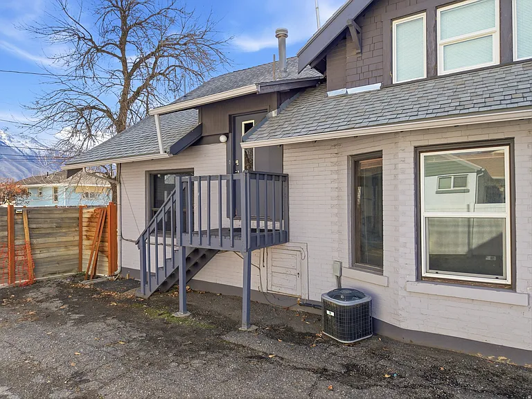 422 N 1280 W — Photo 2