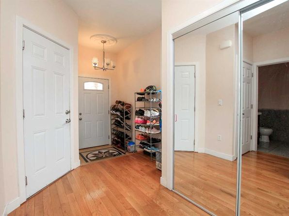 5140 E 51st St, Lacombe, AB T4L 1H9