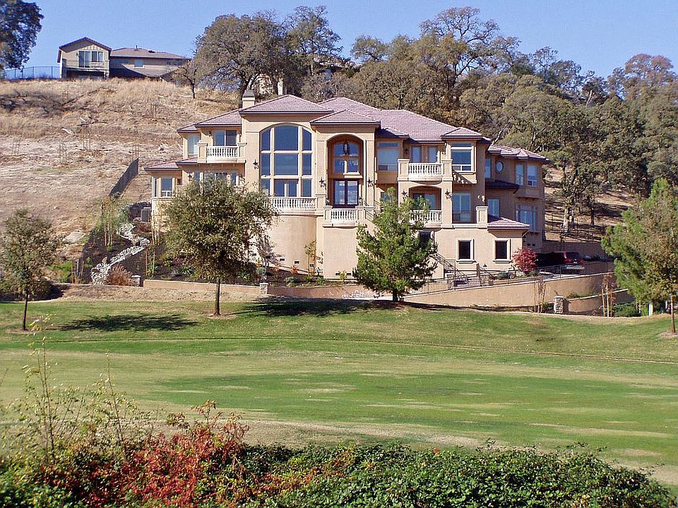 1st image of 2576 Clubhouse Dr W