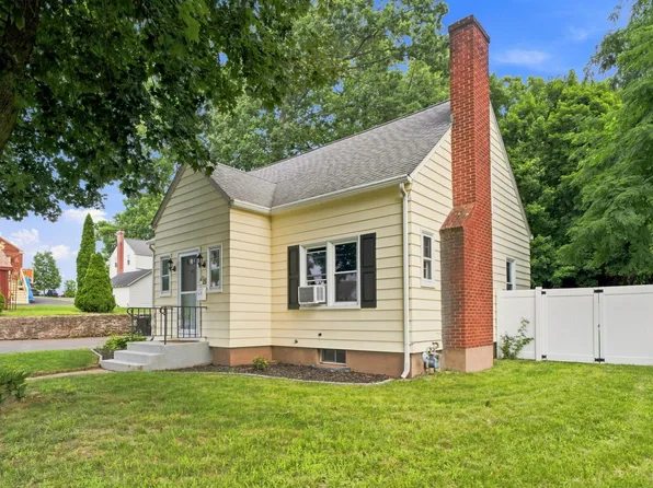 15 Liberty Street, Manchester, CT 06040