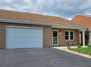 1227 Grand Legacy Dr, Hagerstown, MD 21740