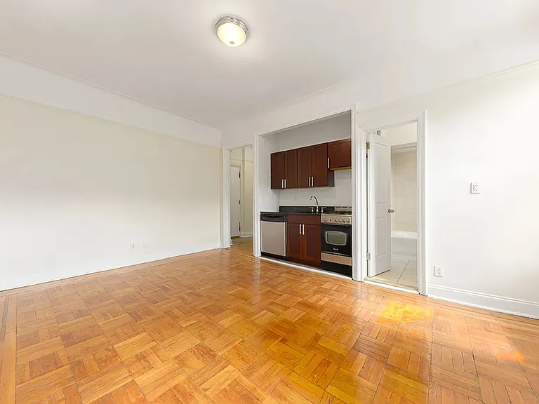 266 Washington Ave #B18 — Photo 2