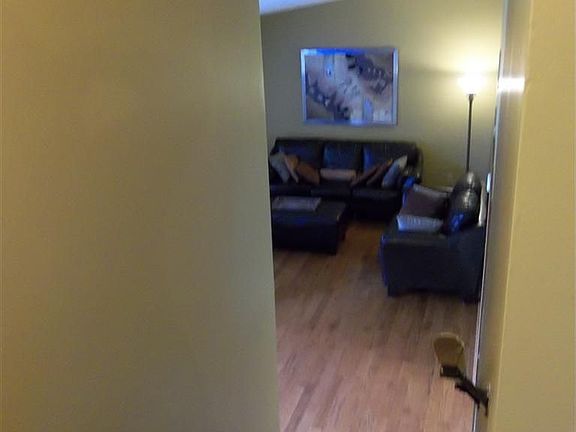 3rd image of 3004 Woodbine St