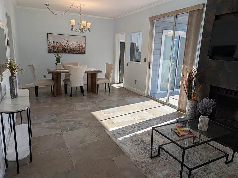 429 Cork Harbour Cir — Photo 3