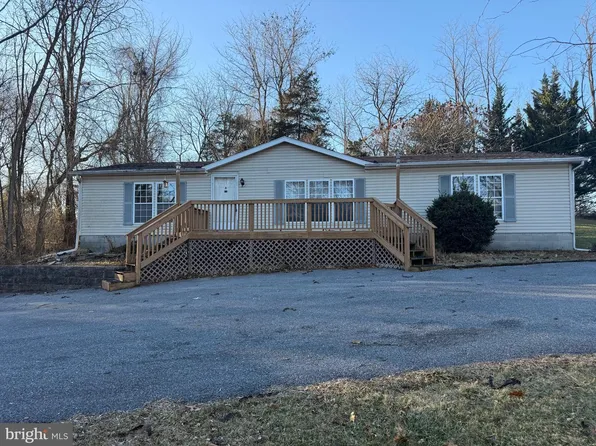 4437 Scotland Main St, Chambersburg, PA 17202