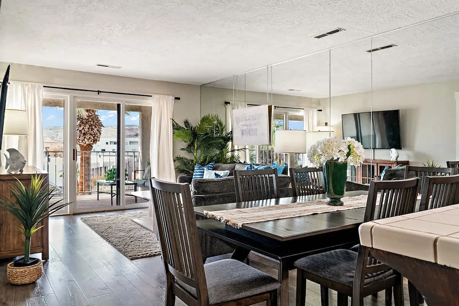 3 bed, 2.0 bath, 1743 sqft, $4,968 — Photo 4