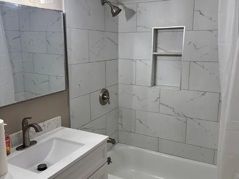 405 S Kroeger St — Photo 34
