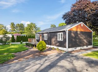 118 Hatch St, Mystic, CT 06355
