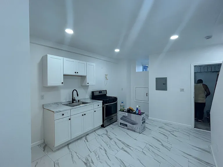 77 Garside St #1 — Photo 3