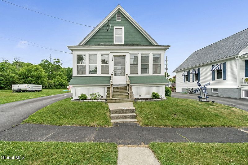 2nd image of 11 Young Avenue